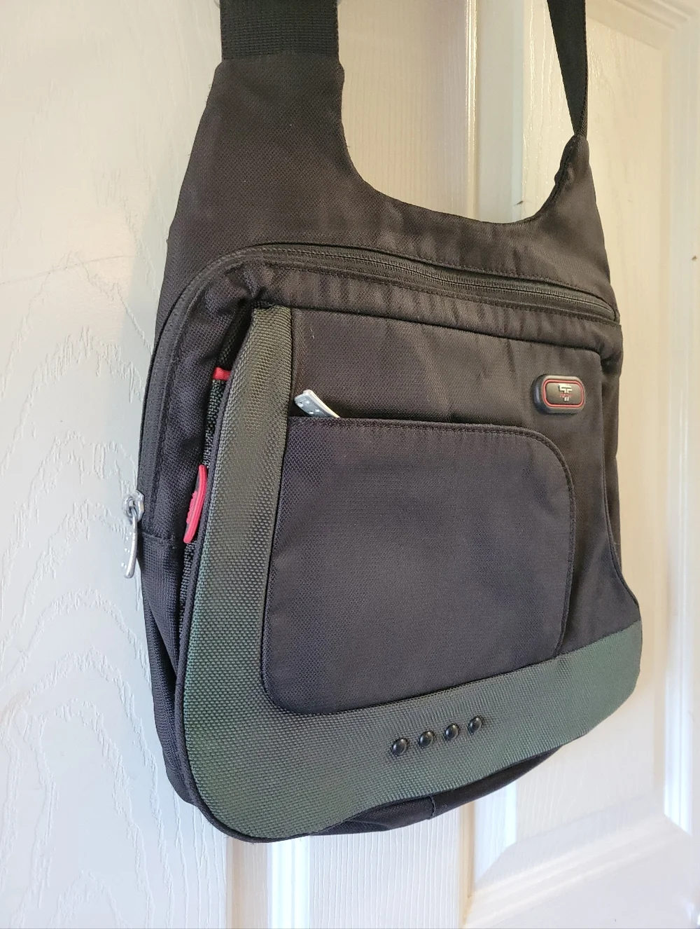 Tumi Ttech 5123D Men's Black/Olive Crossbody Bag